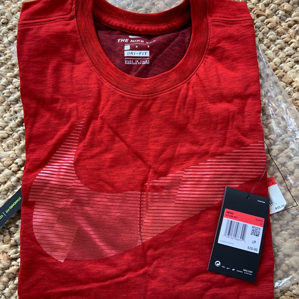 Men’s Nike tshirt